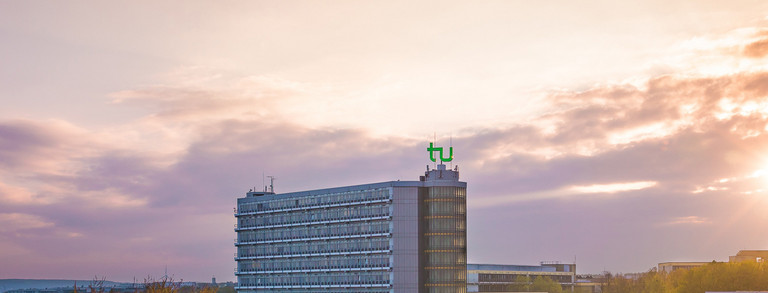 Mensa und Mathetower im Sonnenuntergang Mensa und Mathetower im Sonnenuntergang