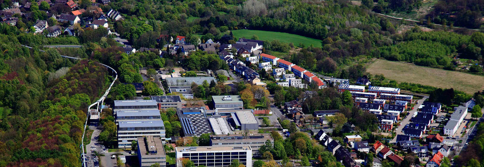 Der Campus Süd mit H-Bahn Netz wird von oben gezeigt. 